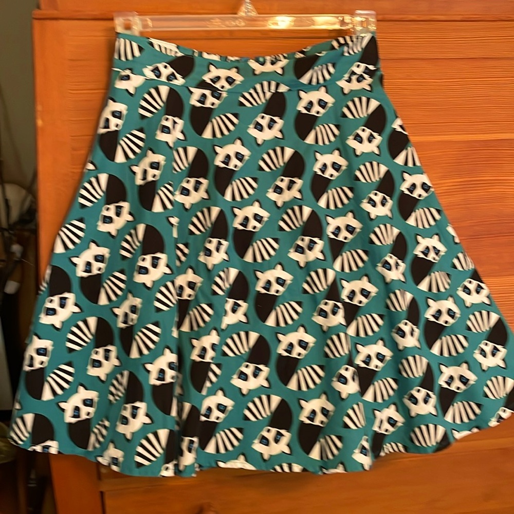Retrolicious raccoon skirt in size small - beautiful raccoon print!
